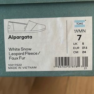 Toms Alpargata size 7, slip-on, new with tags and box